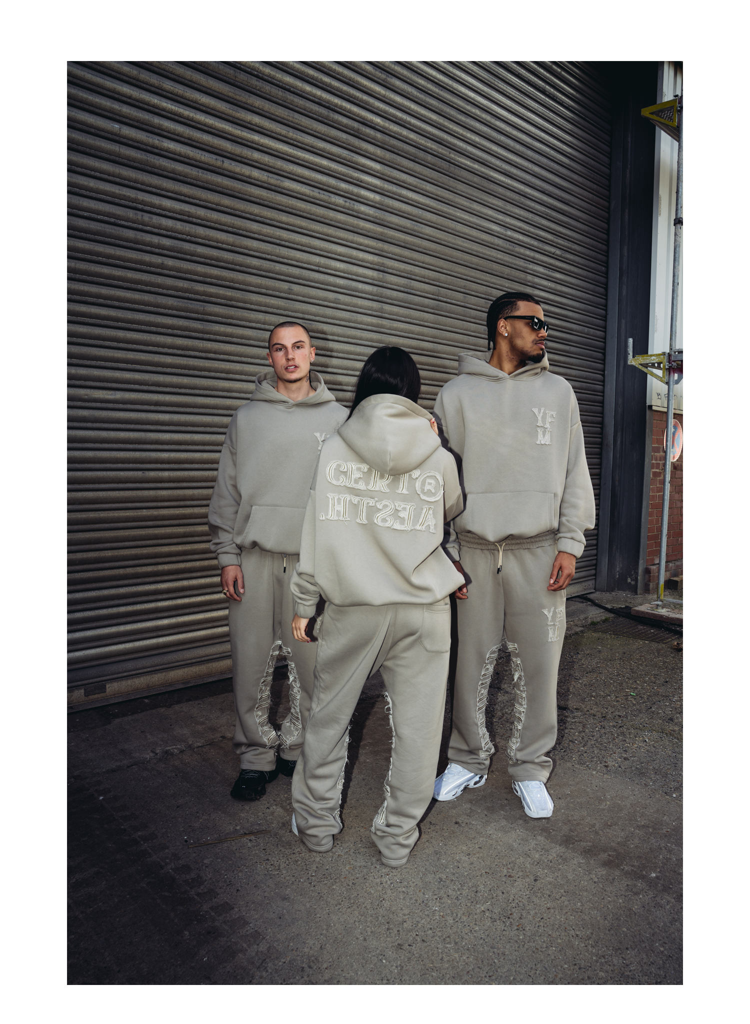 C/A HOODIE DARK BEIGE