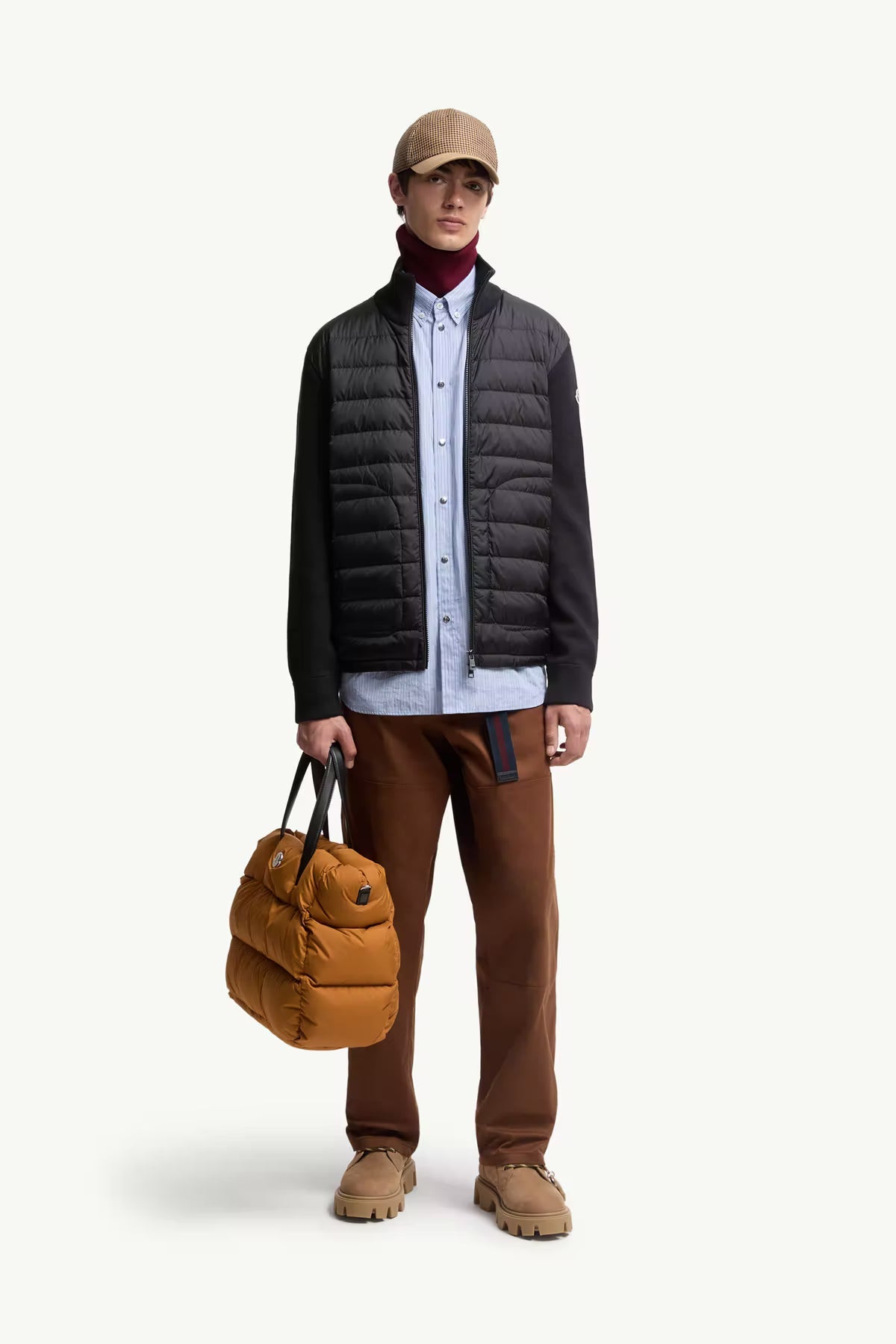 Le cardigan M, sans capuche.