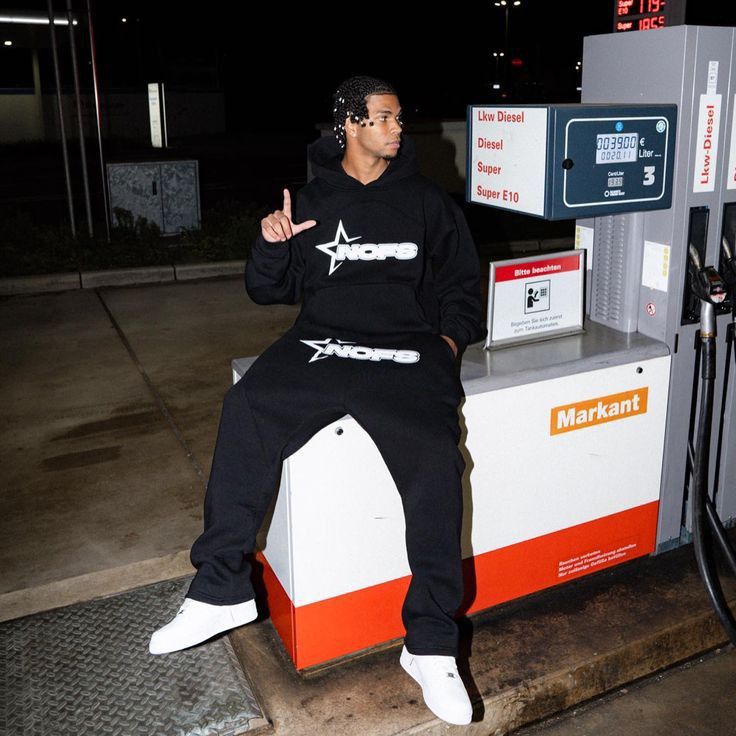 Tracksuit "Nofs X Lovi"